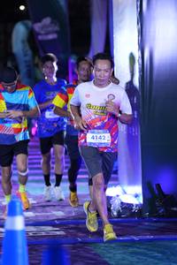 BIB: 4142
                            <button type="button" onclick="openModal(26222365)" class="btn btn-primary btn-sm float-right btn-popup" data-toggle="modal" data-target=".modal-high-quality">
                        <i class="fas fa-shopping-cart"></i> Add to Cart
                    </button>
                                            <button type="button" onclick="isThisMe(26222365, true)" class="btn btn-success btn-sm float-right btn-popup btn-isme hidden" data-toggle="tooltip" data-placement="bottom" title="นี่คือรูปของคุณใช่ไหม คลิกที่นี่เพื่อเอาเข้าอัลบั้ม">
                        <i class="fas fa-plus"></i> Add to album
                    </button>
                    <button type="button" onclick="isThisMe(26222365, false)" class="btn btn-warning btn-sm float-right btn-popup btn-isnotme hidden">
                        <i class="fas fa-ban"></i> Remove from album
                    </button>